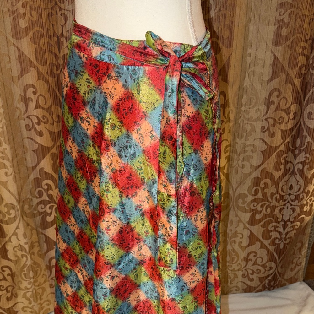Colorful, Reversible Women's Convertible Silk Wrap Dress/Skirt - Picture 4 of 5